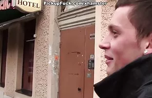 Das paar zog Ihre Ho ...