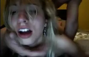Blonde mit einer Fre ...