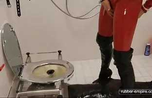 Mutter tröstete Sohn ...