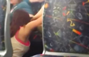 Mädchen nass auf der ...