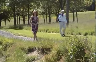 Der Gatte nahm auf V ...